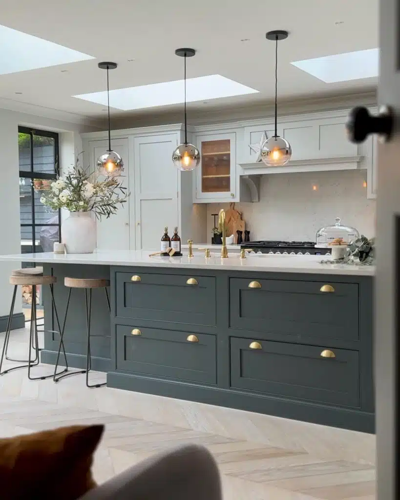 MID CENTURY MANORimage00003