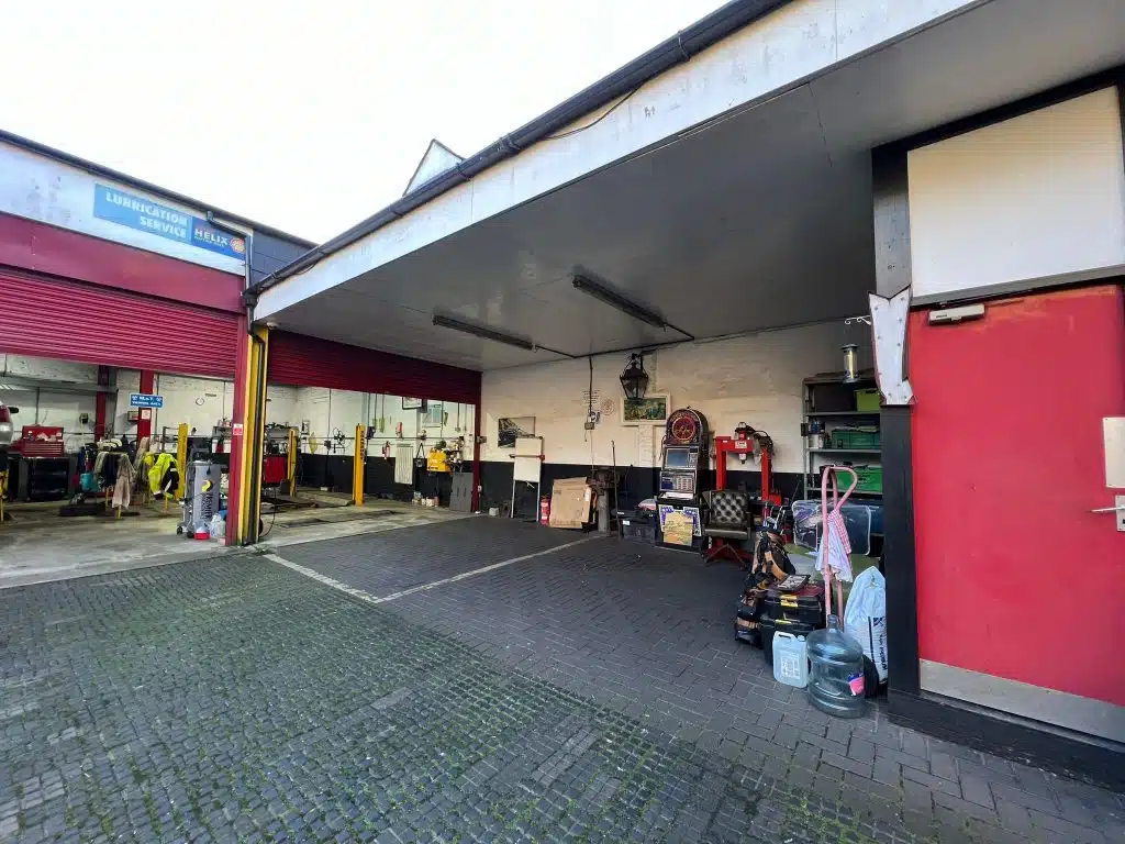 CROYDON GARAGE 15. S.E. MOT