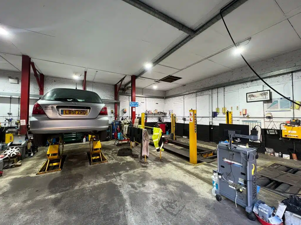 CROYDON GARAGE 18. S.E. MOT