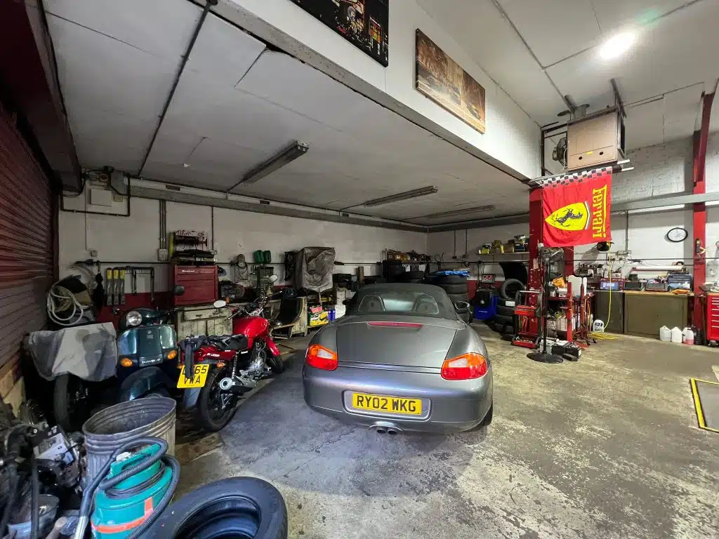 CROYDON GARAGE 20. S.E. MOT